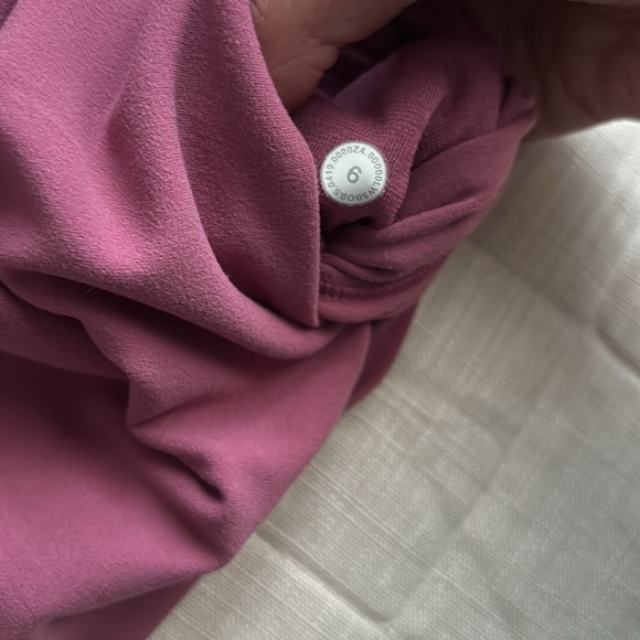 EUC Lululemon Align Leggings 28” - plumful size 6 - Picture 2 of 4